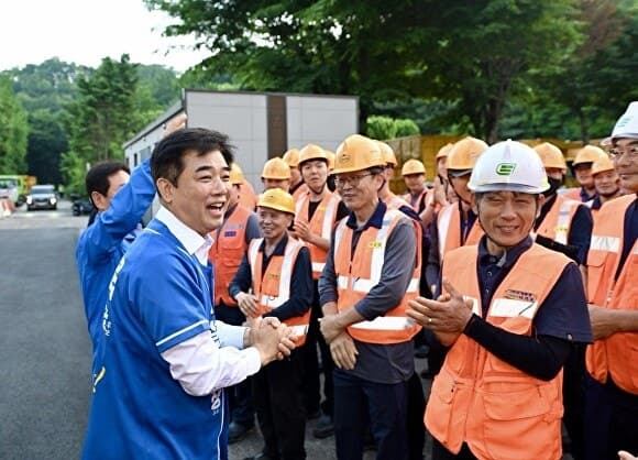 김병욱 성남시장 후보, 선거운동 마지막 날 환경노동자 격려와 야탑역 유세로 민생 총력