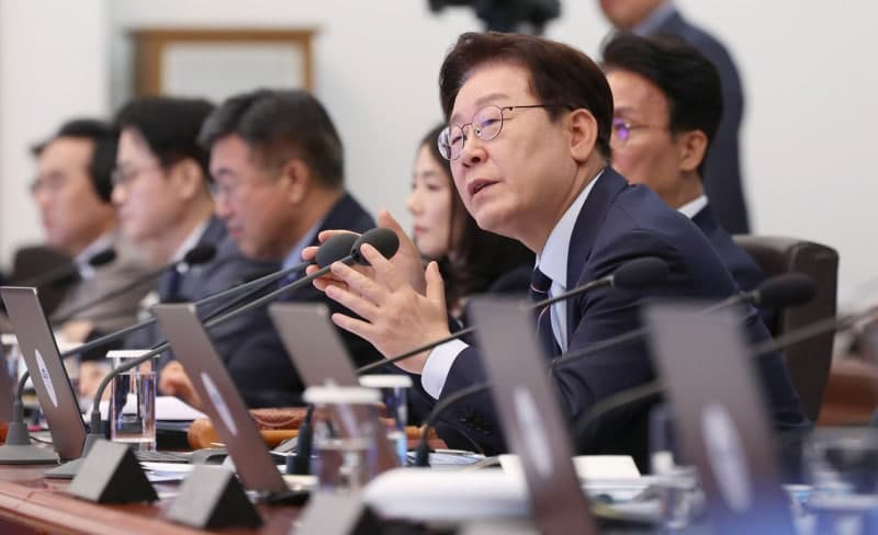 李대통령 "일부 방송 정당 기관지처럼 편파적…국민 눈높이 맞는 제재해야"