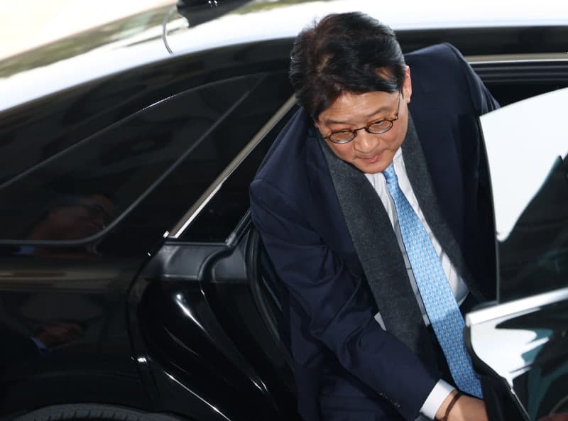 특검, '김건희 수사 무마 의혹' 이창수 전 중앙지검장 소환 통보