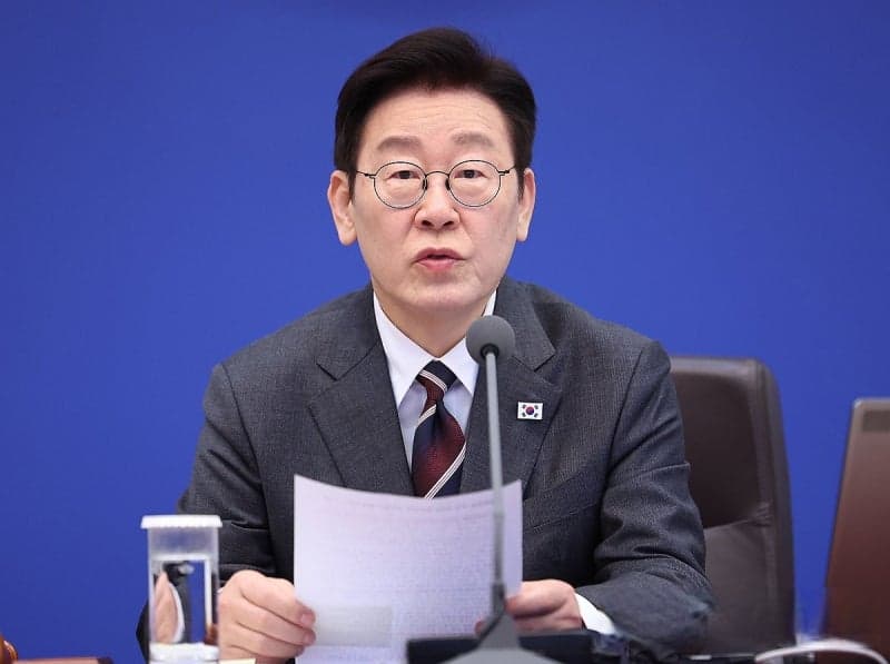 이 대통령, '달러 강제매각설' 가짜뉴스 엄단 지시