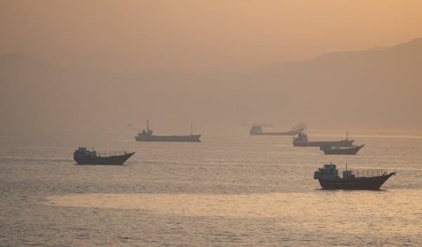 이란 혁명수비대 "걸프해 화물선에 순항미사일 타격"…미 공격에 보복