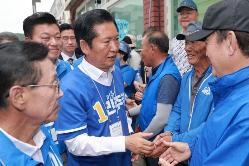 정청래·장동혁, '중원 바람몰이' 충청 총력전…영남·서울·부산엔 발길 삼갔다