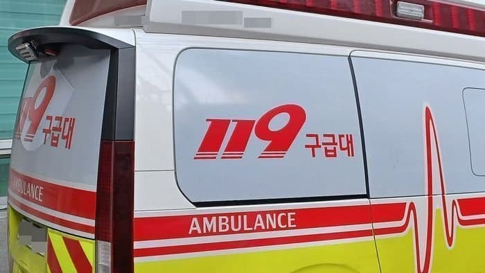 김해 공장서 지게차 위 작업 60대 노동자, 3m 아래 추락해 숨져
