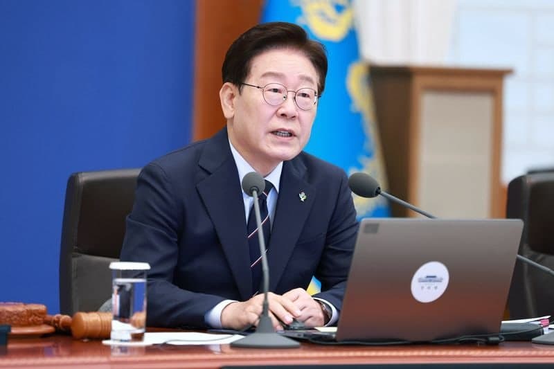 李대통령 "물가 안정 위해 정부 비축분 선제 공급…매점매석·담합시 회사 망해"