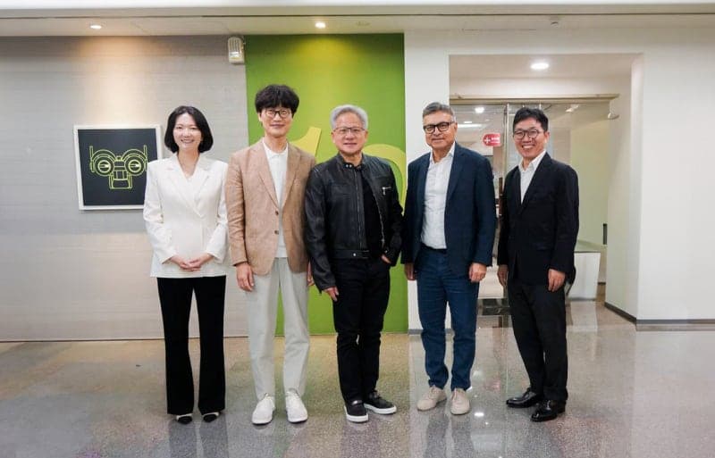 네이버-엔비디아 AI 동맹 본격화…이해진·젠슨 황 한국서 만나 '글로벌 AI 팩토리' 동맹 강화