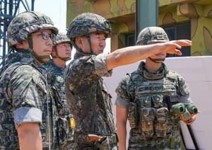 “적 도발 시 무적해병답게 완전작전 종결”…합참의장 해병 2사단, 수도군단 경계작전태세 점검
