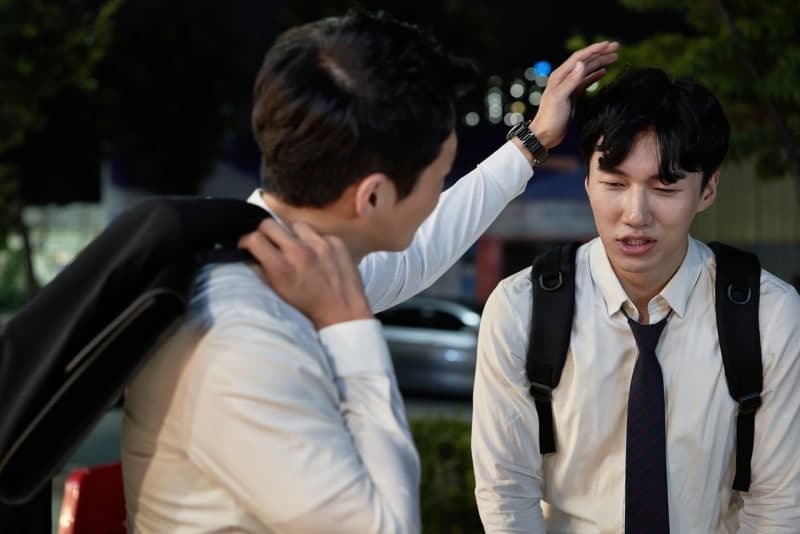 "15분 동안 만지고 싶어"…유명 한식 프랜차이즈 대표, 동성 강제추행으로 검찰 송치