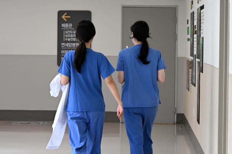 전공의 279명, "尹 전 대통령에 법정 최고형 선고해야" 집단 진정