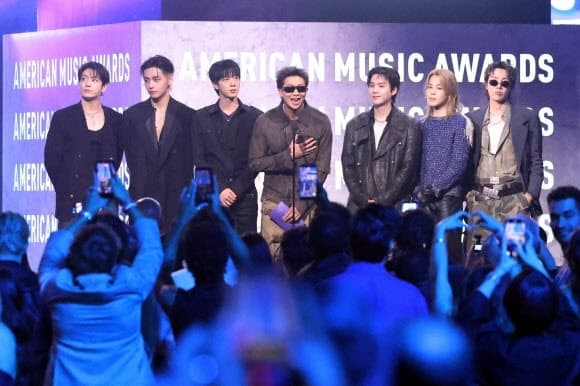 BTS 부산 공연 효과에 호텔업계 '들썩'…외국인 예약 200배 폭증