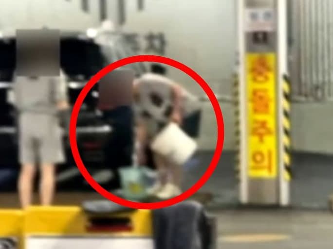 외제차 몰고 와 양동이로 '공짜 세차'한 남녀…사장 "2만원이 아까웠나" 분노
