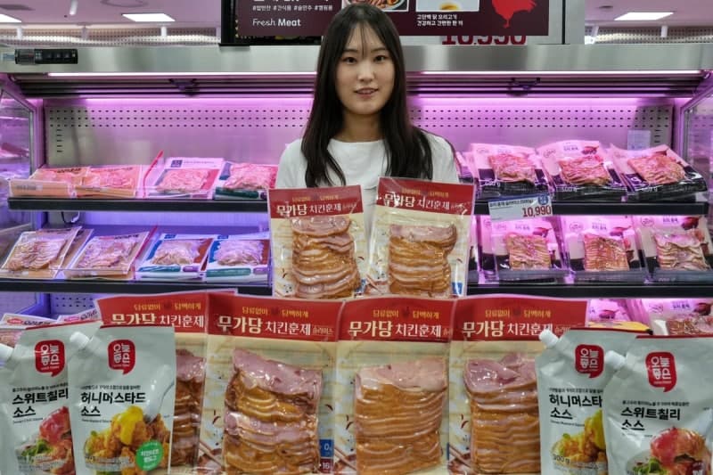 롯데마트, "고기도 저당 트렌드"…무가당 치킨 훈제 슬라이스 출시