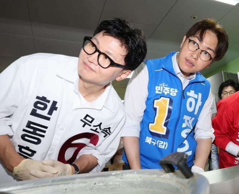 출구조사 엇갈린 결과에 하정우·한동훈·조국 캠프 희비 "일단 지켜보자"…경기 평택을·부산 북갑 '대혼전'