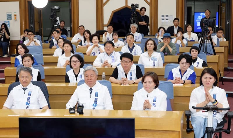 조국혁신당, 투표용지 부족 논란에 “선관위 정신 차려야”…장동혁 ‘재선거’ 주장은 “혼란만 가중”