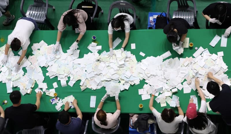 강원지역 투표율 64.5%…역대 지방선거 중 두 번째로 높아