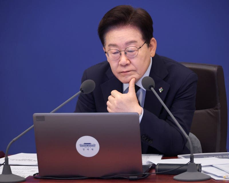 李대통령 "부동산 비싸도 너무 비싸"…"투기공화국 탈출, 자랑할 韓 만들어야"