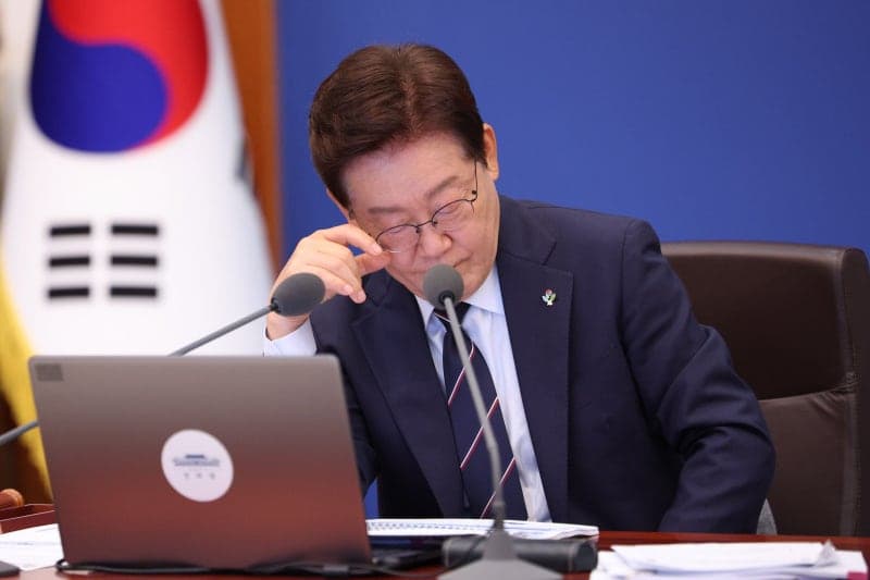 이 대통령 "최악의 저질들에게 지배당하지 않기 위해 투표하셨나요"