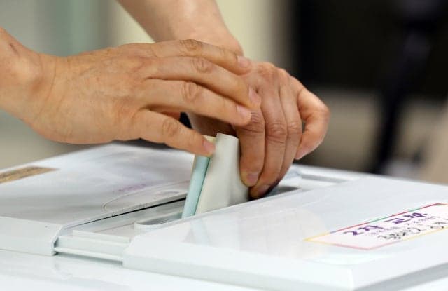 지방선거 투표율 오전 7시 2.0%…4년 전보다 0.3%P 높아