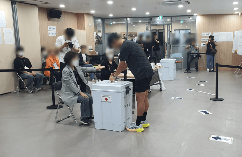 "새벽 5시 40분부터 기다렸다"…경남·대구·경북 투표소 '오픈런'