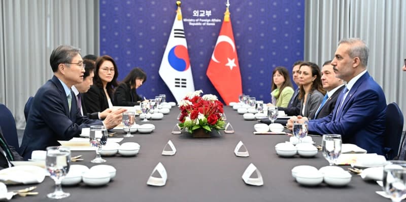 조현, 튀르키예 외교장관과 회담…원전·방산·AI 협력 확대 논의