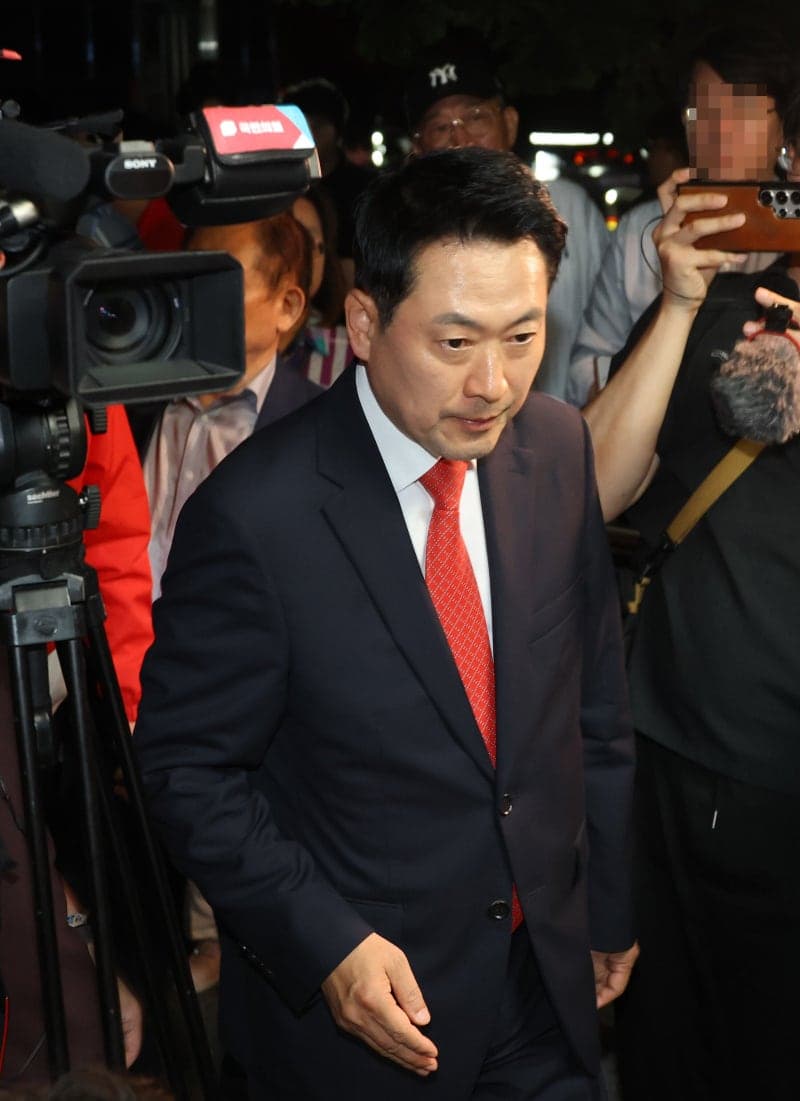 장동혁 "선거 무효 소송 준비 중"…국민의힘, 선관위 항의 방문해 '개표 중단' 요구