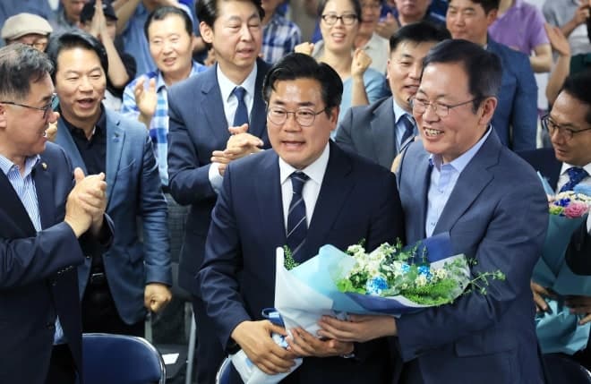 민주당 박찬대, 인천시장 당선…유정복 연임 실패로 '위대한 인천' 위한 결단