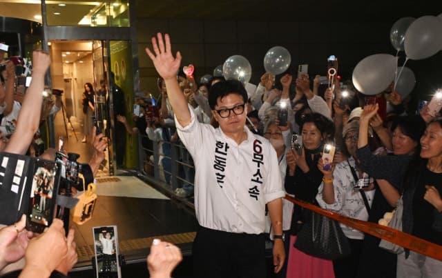 부산 북갑 한동훈 당선 "보수 재건하고 이재명 정권 폭주 제어하겠다"