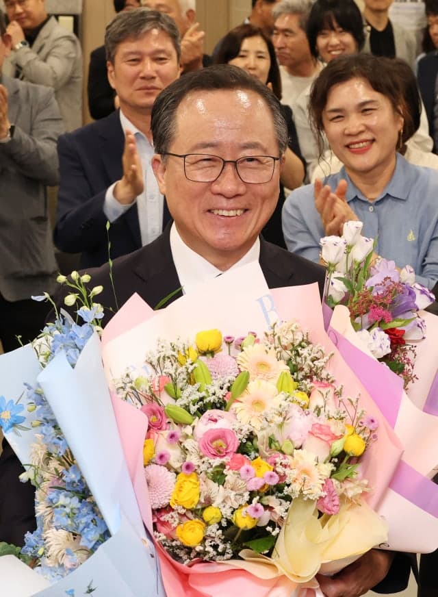 김석준 부산교육감, 전국 첫 4선 성공 "AI 미래교육 대전환 추진"