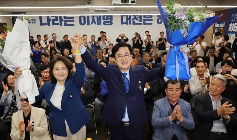 대전, 4년 만에 민주당이 광역·기초 싹쓸이... 지방권력 대재편