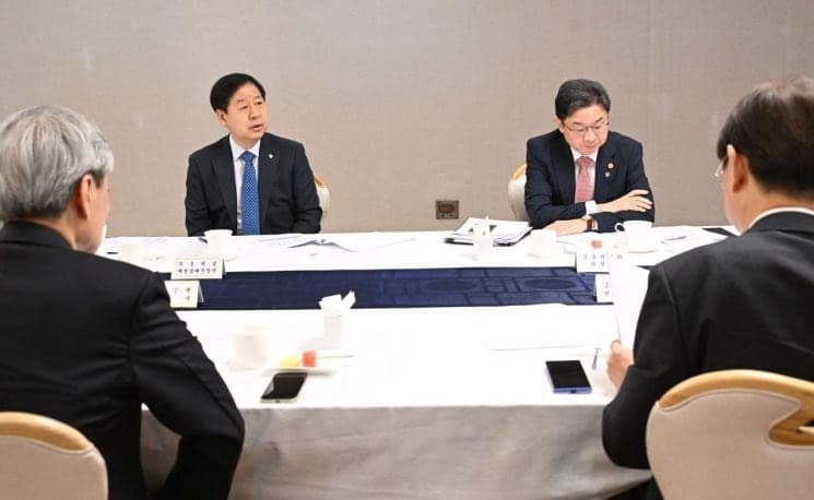 구윤철 "외환시장 불확실성 예의주시…과도한 쏠림에는 즉각 조치"