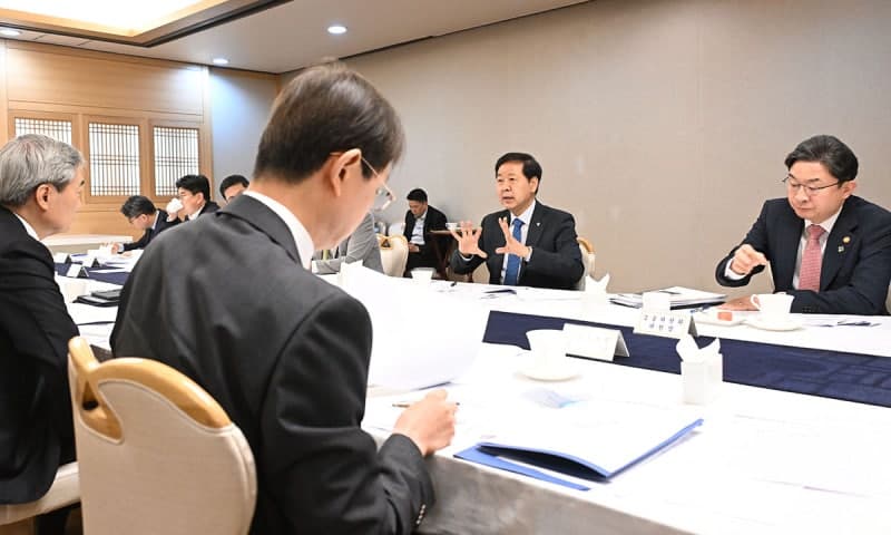 원/달러 환율 1530원 돌파, 정부 '단호한 조치' 경고