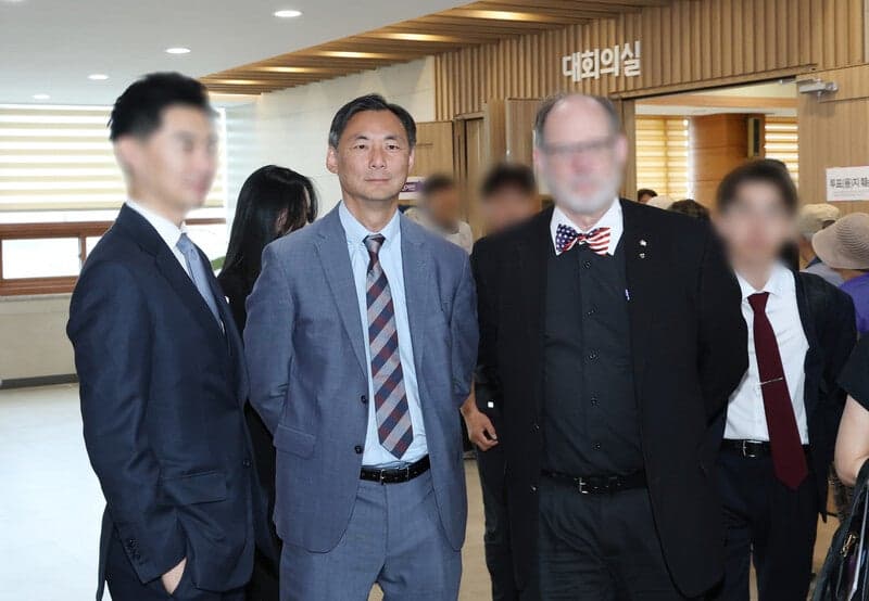법원, '이재명 대통령 명예훼손 혐의' 모스탄 출국정지 유지…집행정지 기각