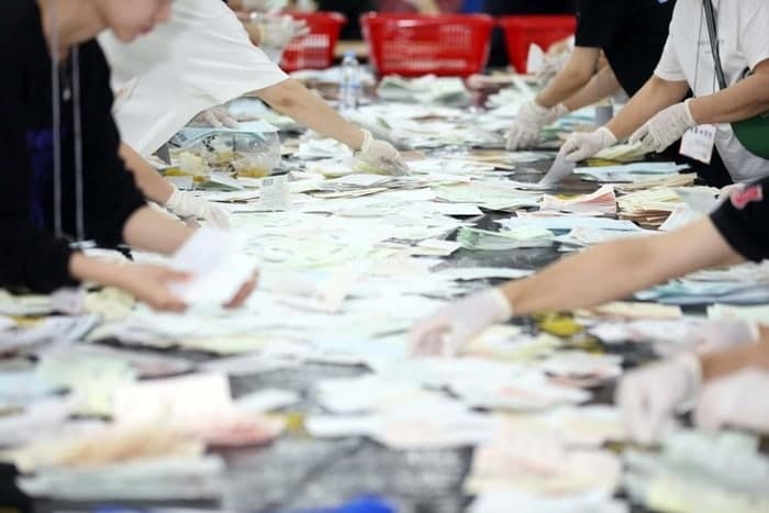 성남 개표소서 안산시의원 비례대표 투표지 발견…선관위 기권 처리