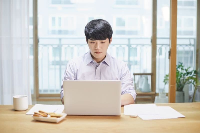 재택근무 중 4시간 연락 안돼 지적했더니…"꼰대냐" 반발