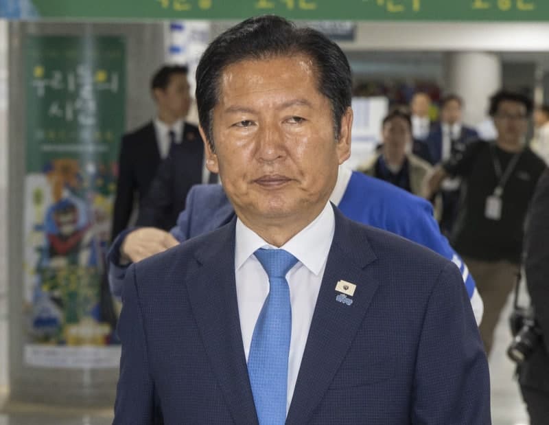 초유의 투표용지 부족 파문…정청래, 서울 놓치고 당대표 연임 '험로'