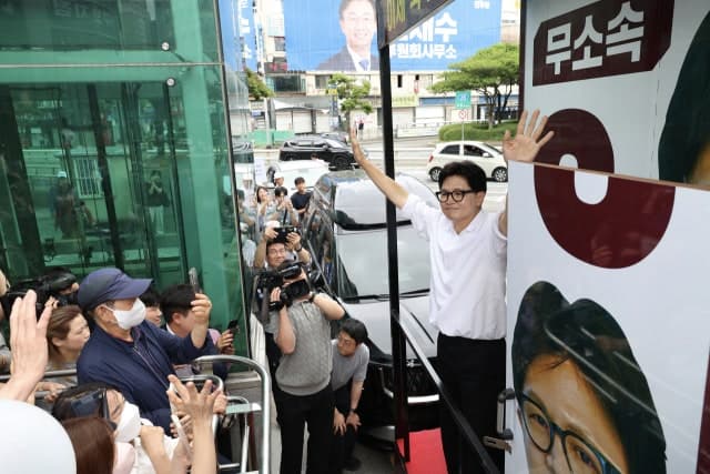 '동탄 이준석' 평행이론…'명픽' 꺾은 부산 초선 한동훈, 지역주의·양당 구도 흔들며 보수 대권주자 급부상