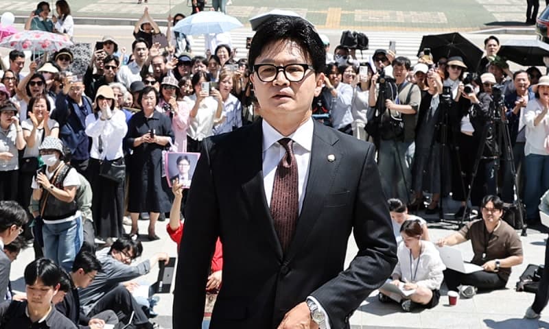 지방선거 후폭풍, 여야 책임론과 당권 재편