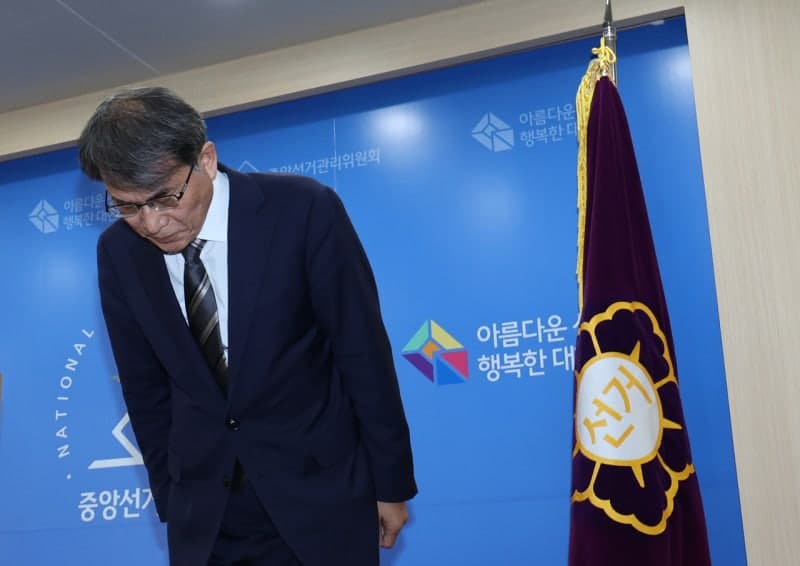 노태악 선관위원장, 투표용지 부족 사태 책임 통감하며 사퇴 "국정조사 성실히 임할 것"