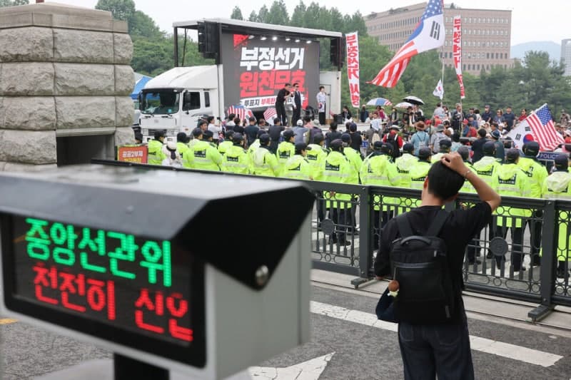 '투표용지 부족' 헌법소원·고발 잇달아…경찰, 법리 검토 착수