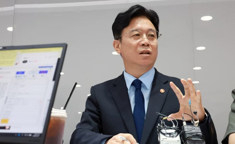 김영훈 노동장관 "AI 초과이익, 협력사와 나눠야 재투자이자 상생"
