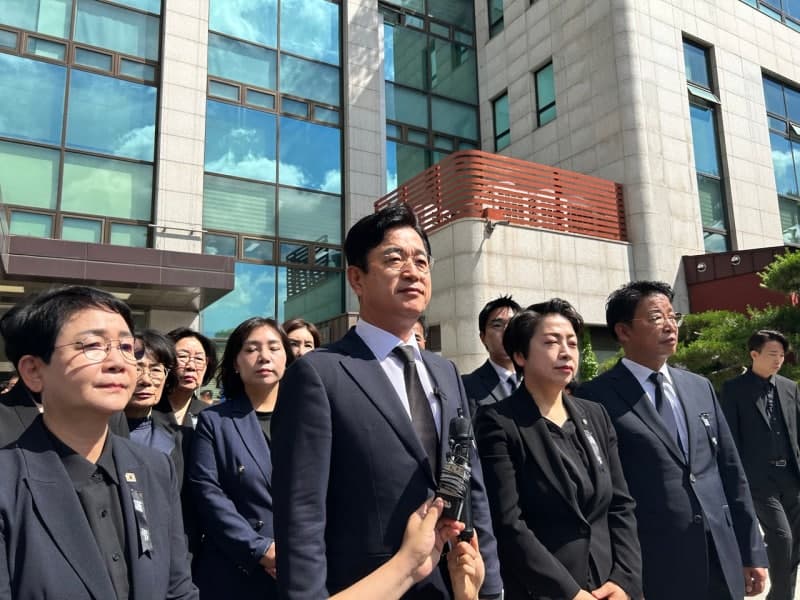 허태정, 한화에어로 폭발사고 분향소 참배…"대전 전 사업장 안전점검 실시"