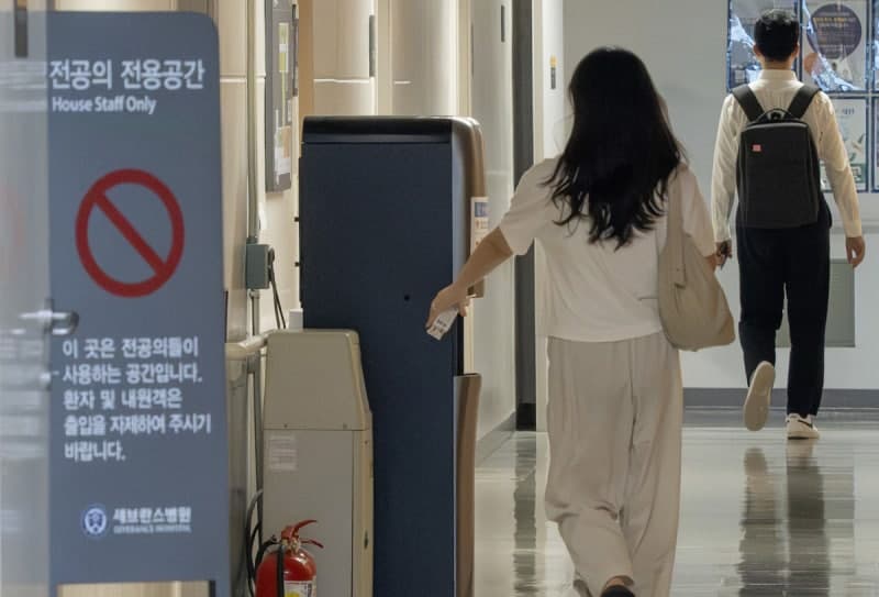 "전공의 주 72시간에 삶의 질 개선"…교수 번아웃과 수련의 질 저하 우려