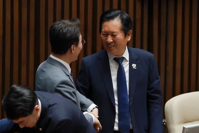 민주, 선거백서 추진…정청래 "선거 평가, 시스템으로" 지도부 책임론 '점화'
