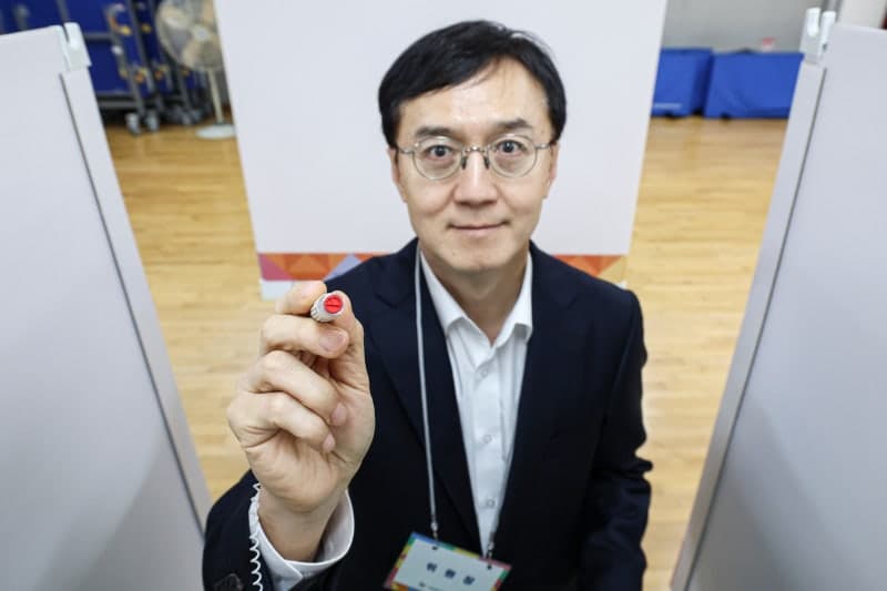 서울시선관위원장 "투표용지 부족 사태, 변명의 여지 없는 잘못" 대국민 사과
