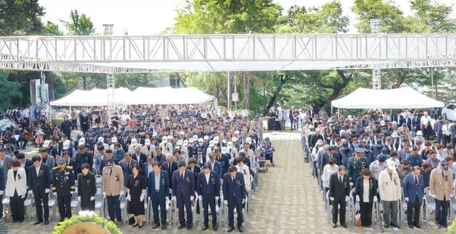 횡성·홍천군, 제71회 현충일 추념식 거행…"국가유공자·보훈 가족 존중받는 사회" 다짐