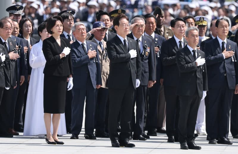 李대통령 "헌신은 드높이고 배신은 단죄해야…친일 재산 환수"