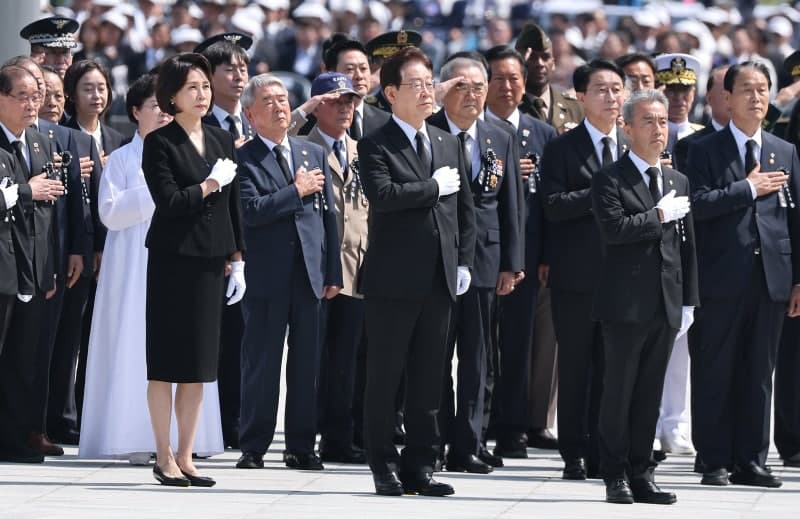 이 대통령 "헌신은 드높이고 배신은 단죄해야 정의로운 통합 가능"