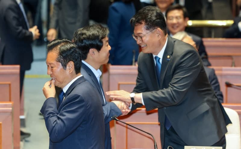 서울 패배에 '정청래 책임론' 파열음…친명계 “정청래 연임 막아야”