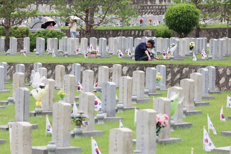 현충일 맞아 여야 한목소리 추모…안보 해법 놓고는 공방