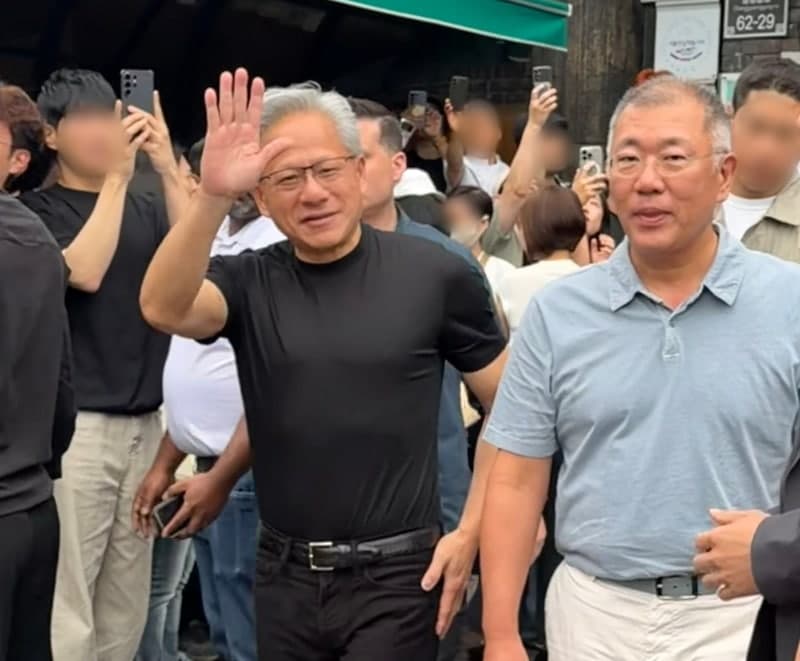 젠슨 황·정의선, 우래옥 '냉면 회동'…자율주행·로봇 동맹 강화