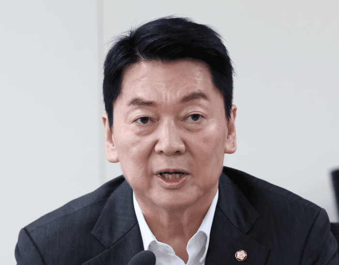 안철수 "환율 1560원, 정말 큰일…李대통령, 즉각 대책 TF 세워야"